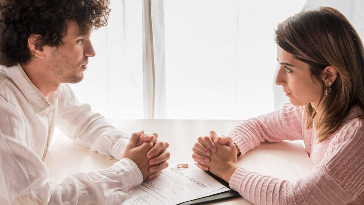 La pareja construyó la casa en el terreno de una sucesión del esposo.