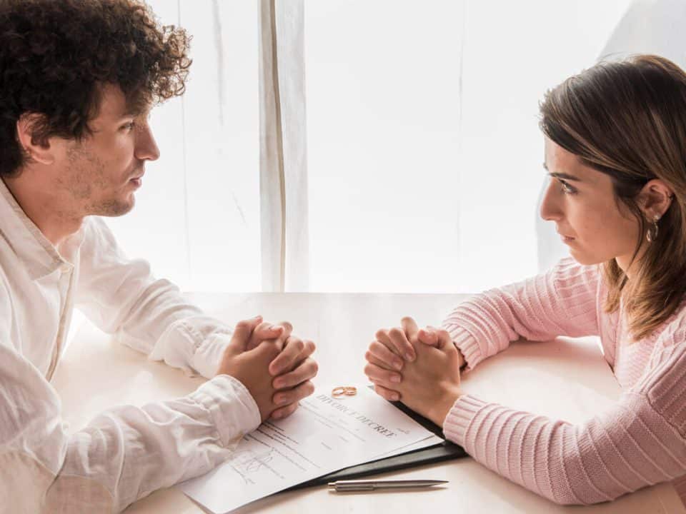 La pareja construyó la casa en el terreno de una sucesión del esposo.